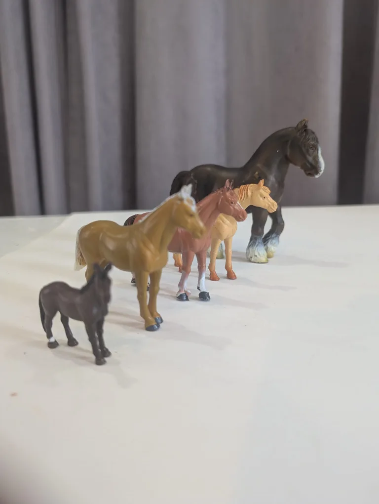 Vintage Horse Figurine Set 90s thumbnail