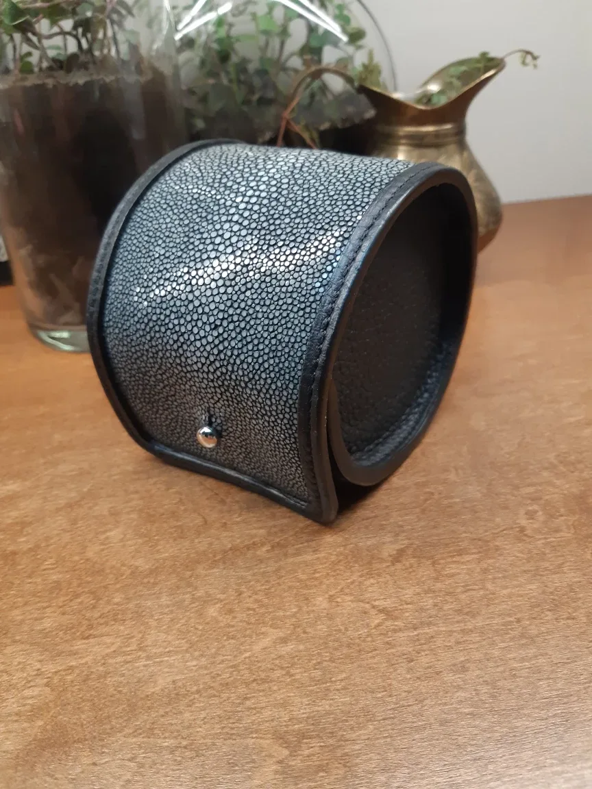 Black Leather Watch Travel Case - Aaron Bespoke Montreal thumbnail