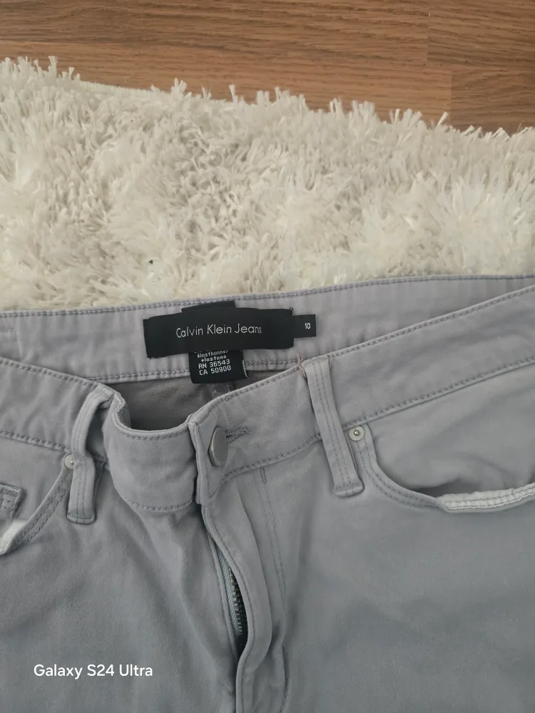 Calvin Klein Jeans Size 10 image indicator(3)