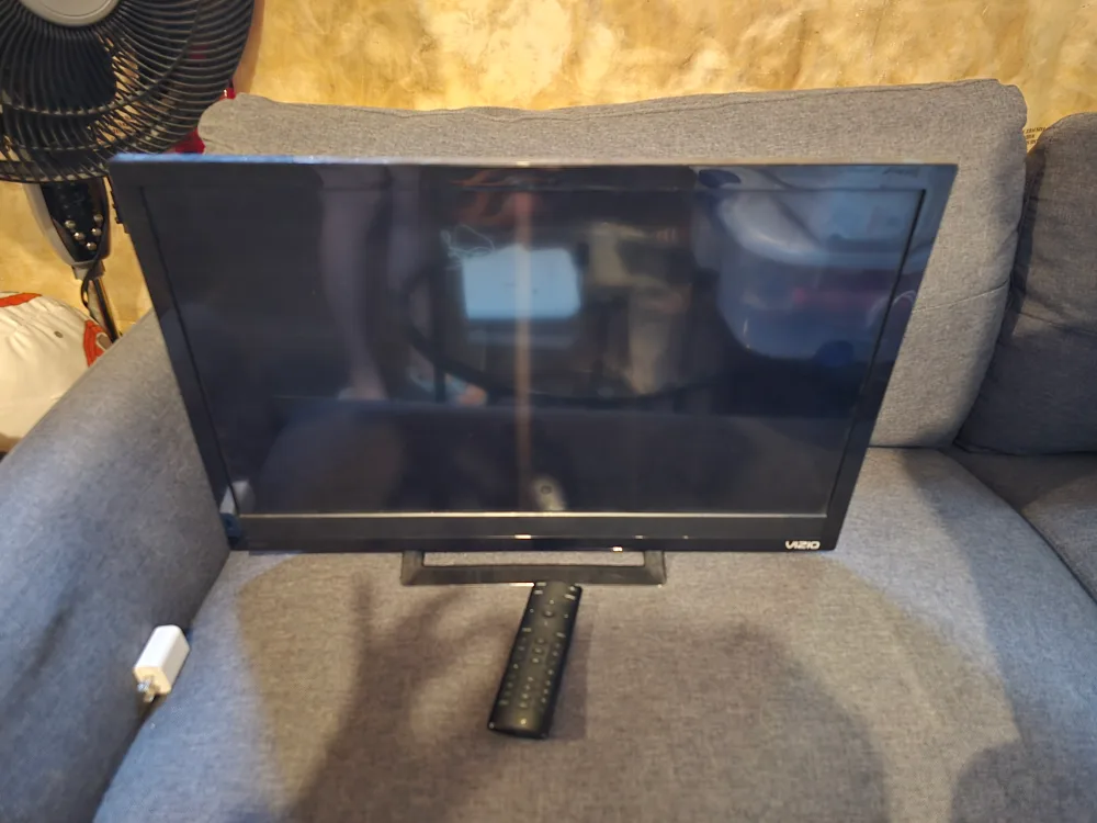 Vizio TV with Remote thumbnail