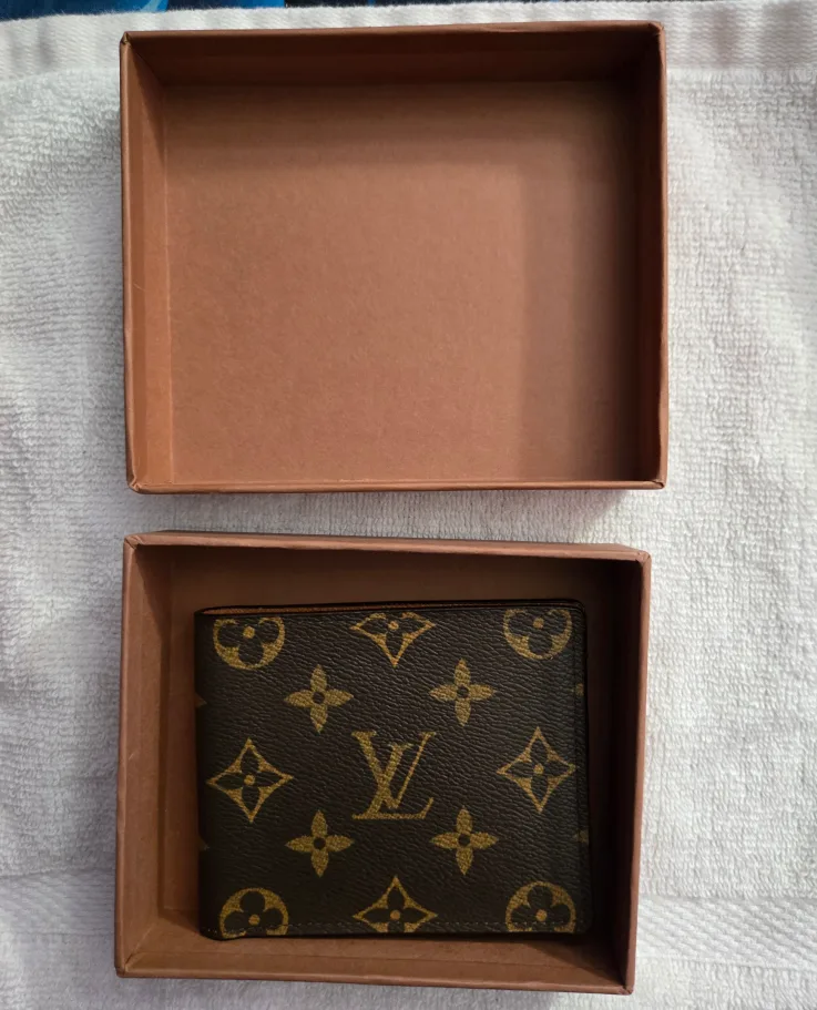 Louis Vuitton Monogram Brown Wallet image indicator(2)