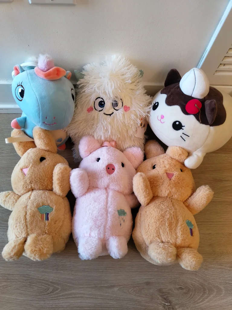 Bundle of 6 Cute Plush Toys 🇨🇦 thumbnail