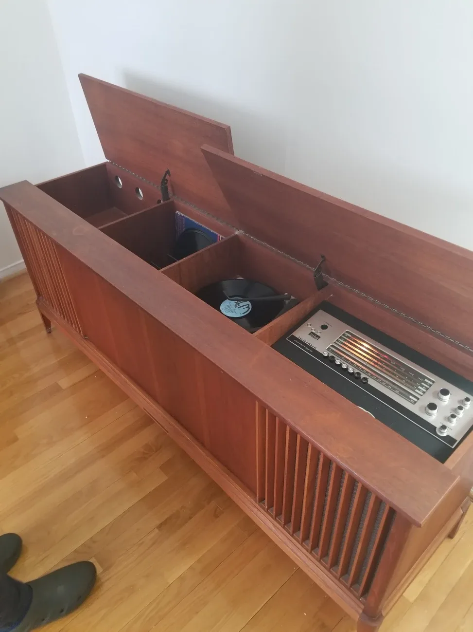 Telefunken Solid State Stereo-MX Console thumbnail