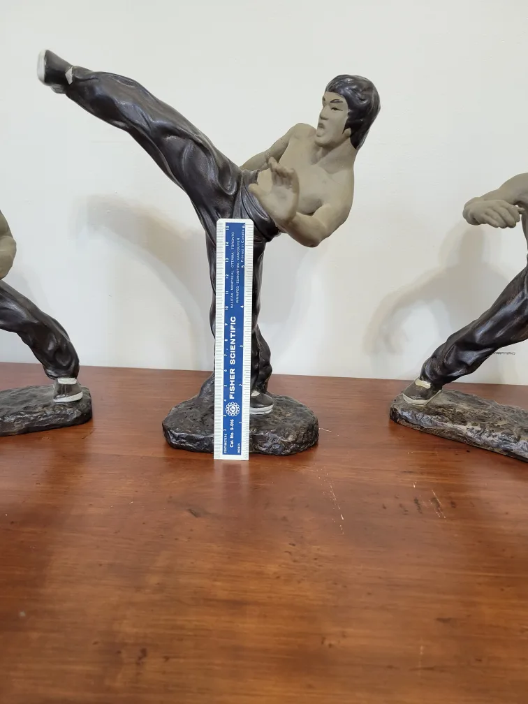 Bruce Lee Statue Figurine Set of 3 image indicator(2)