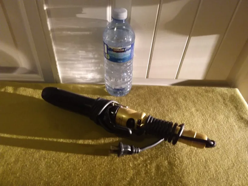 Gold Curling Iron  🇨🇦 thumbnail