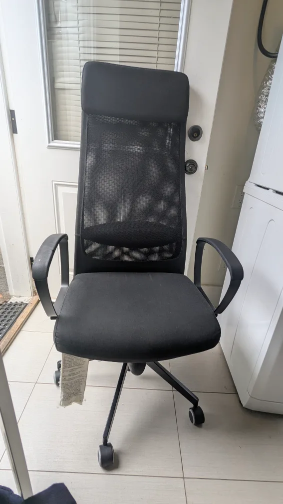 🇨🇦 IKEA MARKUS office chair, gray.