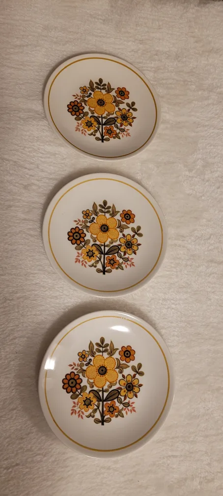 3  Ridgway Ironstone plates - Harvest Gold Pattern 🇨🇦🍁 image indicator(2)