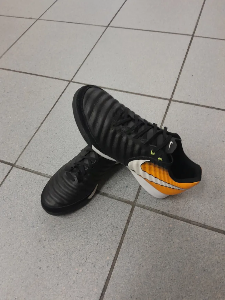 Nike Tiempo Legend VII Indoor Soccer Shoes Size 7.5 thumbnail