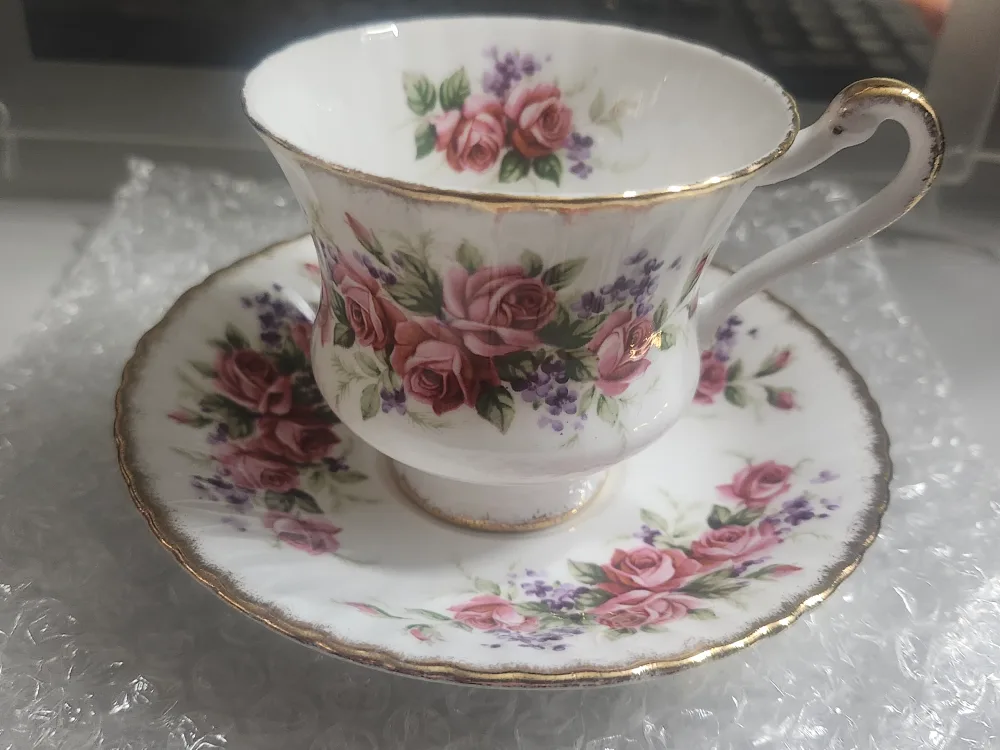 Paragon Fine Bone China Tea Cup & Saucer thumbnail