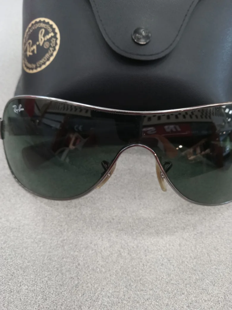 Ray-Ban Sunglasses with Case thumbnail