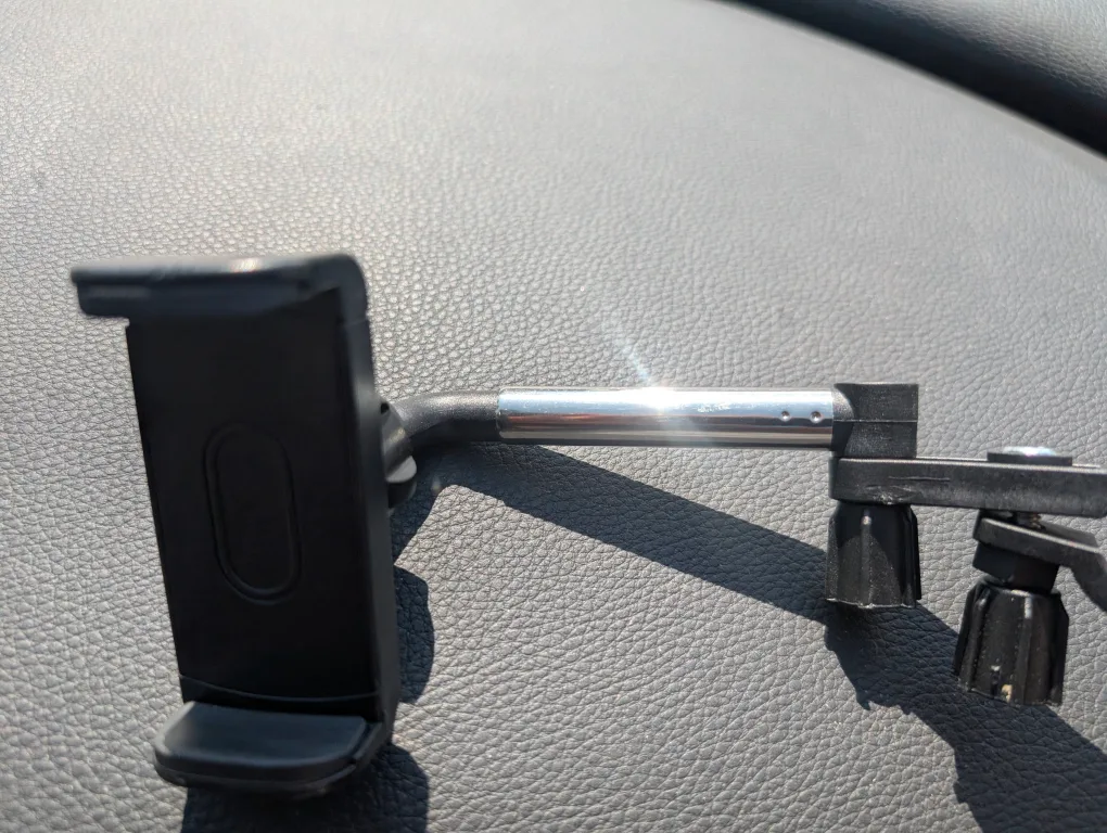 EUC - Rearview Mirror Car Phone Mount image indicator(3)