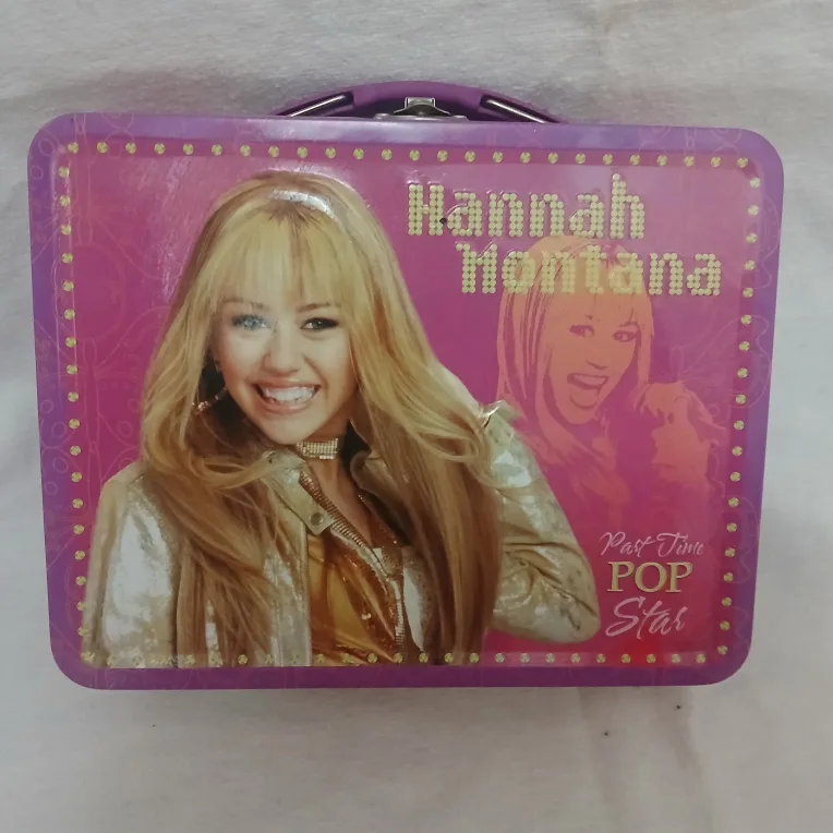 Hannah Montana Dolls & Lunchbox Bundle thumbnail