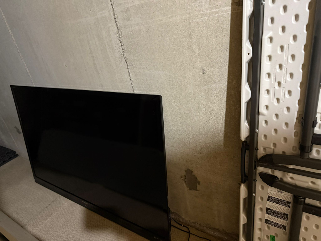 Sharp AQUOS Tv - photo 3