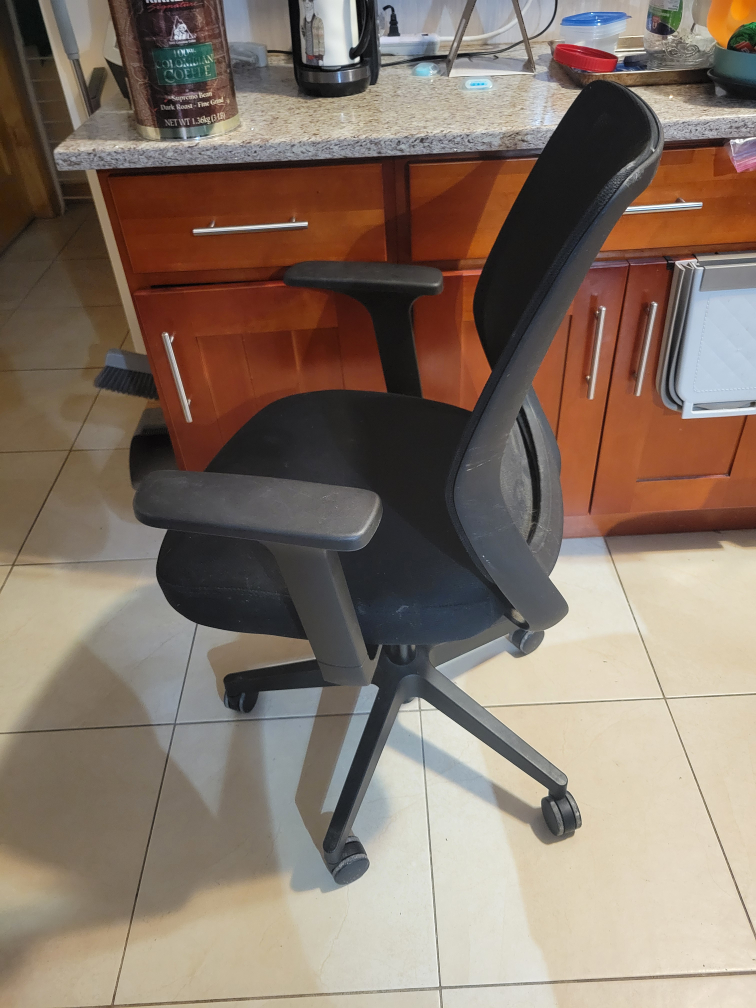 Black Office Chair - photo 2