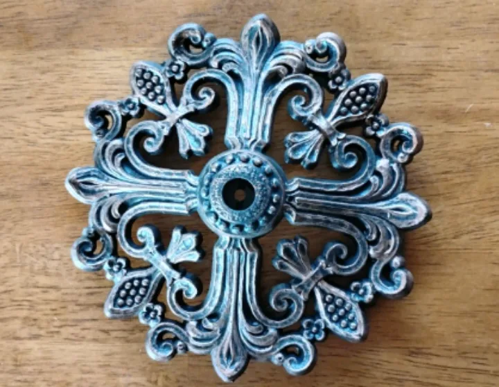 Vintage Dart Ind. Wall Medallion Decor thumbnail