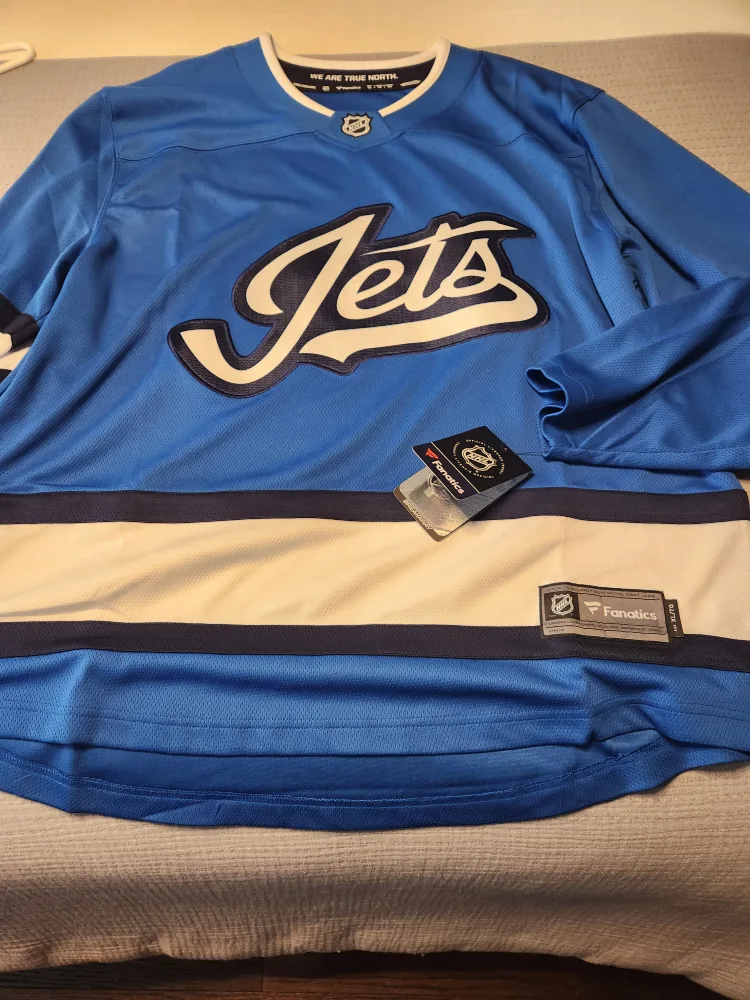 Winnipeg Jets Fanatics NHL Jersey - XL thumbnail