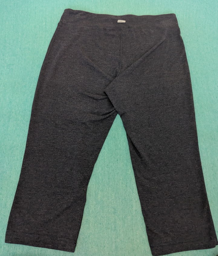 Capris - Size L - photo 2