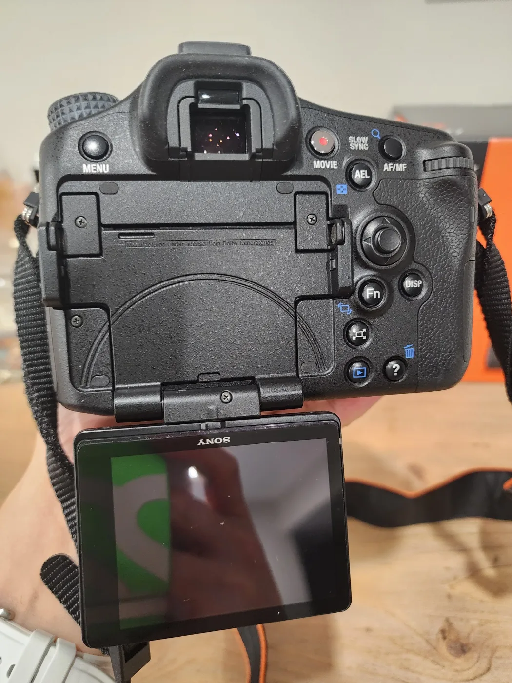 Sony Alpha A77 DSLR with Flash – Excellent Condition image indicator(6)