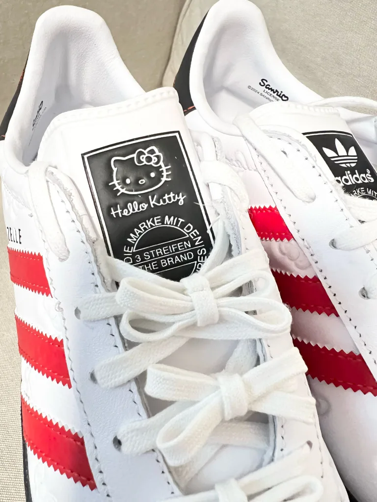 Adidas x Hello Kitty Gazelle J - Size 4Y US(Fits W6/6.5) image indicator(6)