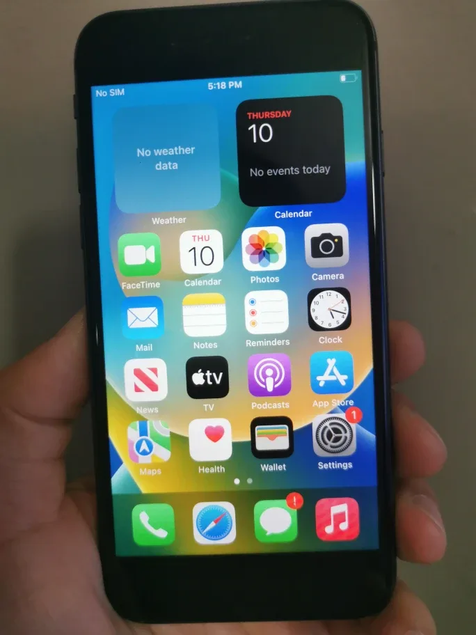 iPhone 8 64G Unlocked thumbnail
