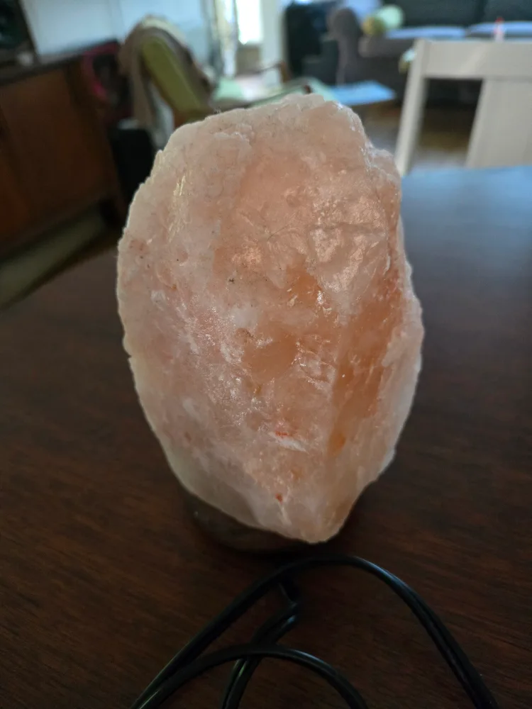 Salt rock lamp (pickup Warden/Kingston) image indicator(2)