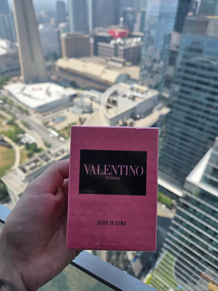 Valentino Donna Born In Roma 100ml Perfume thumbnail