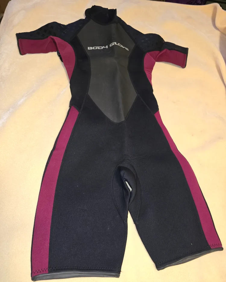Body Glove Wetsuit - Size 5/6 thumbnail