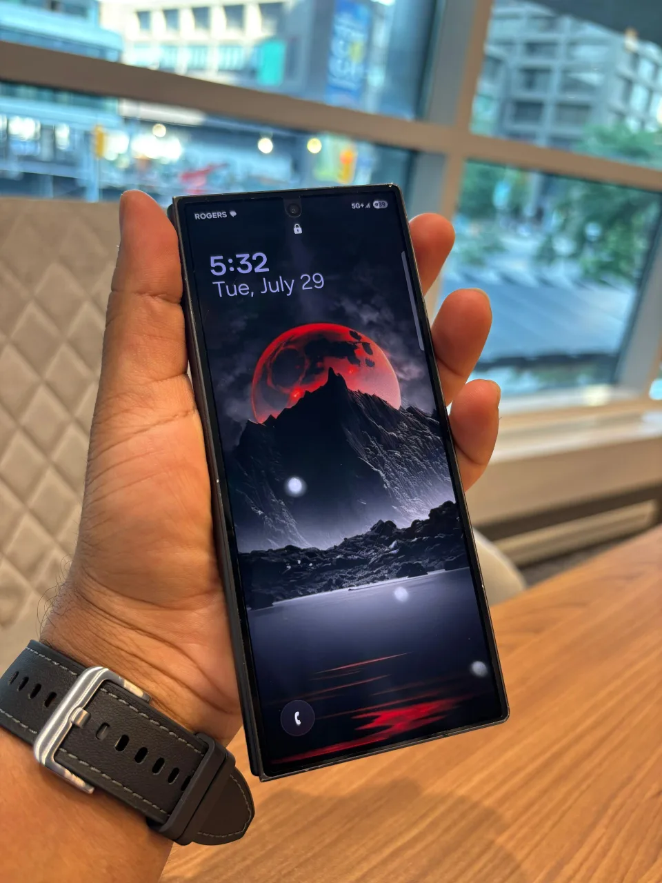 Samsung Galaxy Fold 6| 528 GB| Original Box| NO Scratches image indicator(3)