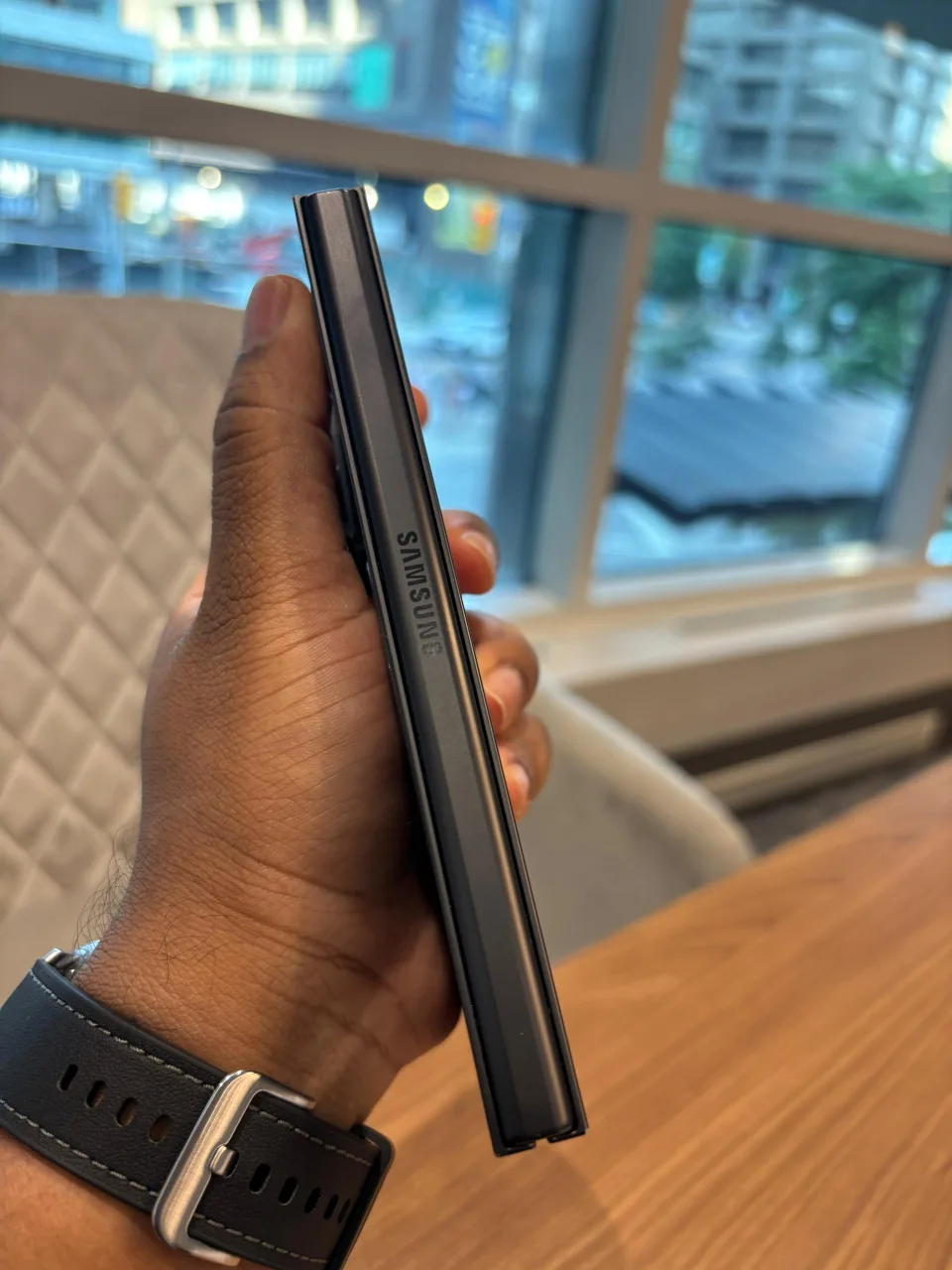 Samsung Galaxy Fold 6| 528 GB| Original Box| NO Scratches image indicator(7)