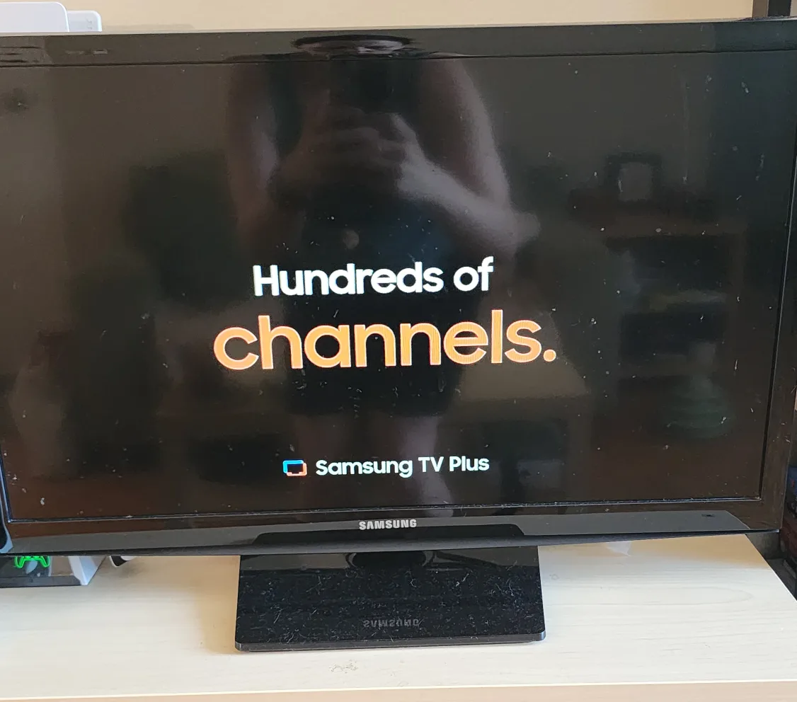 Samsung TV 24" thumbnail