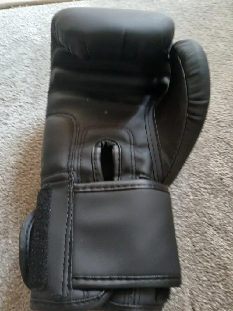 Liberlupus Boxing Gloves - 10oz - Black image indicator(3)