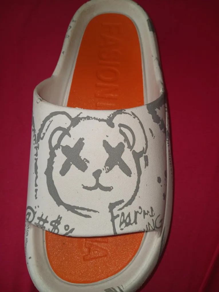 Fashion Slides - White with Bear Design image indicator(2)