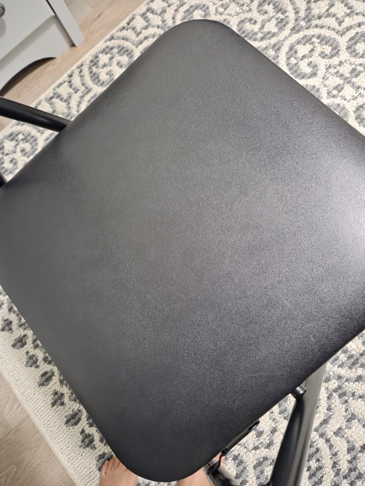 Black Folding Chair - Great Condition! - photo 3