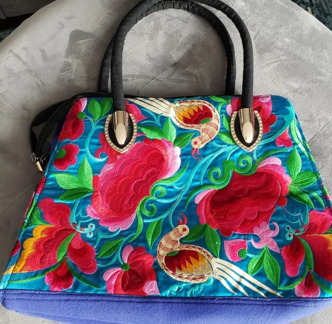 Floral Embroidered Hmong Bag image indicator(5)