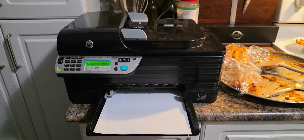 HP Officejet 4500 Wireless All-in-One Printer thumbnail