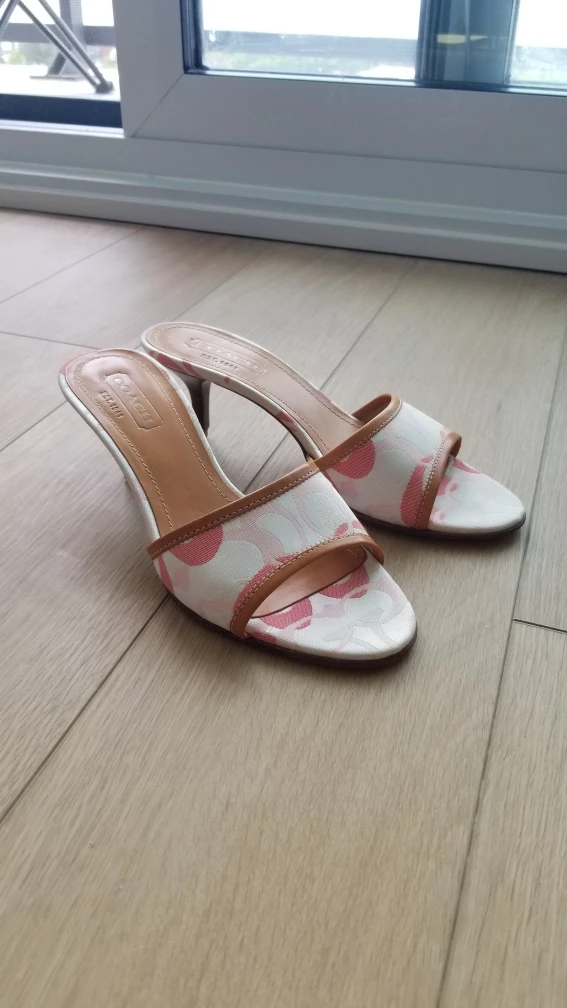 Vintage Coach Kirsten Pink/White Heels - Size 6 B