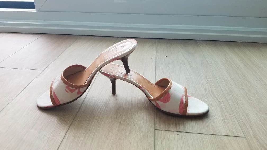 Vintage Coach Kirsten Pink/White Heels - Size 6 B - photo 2