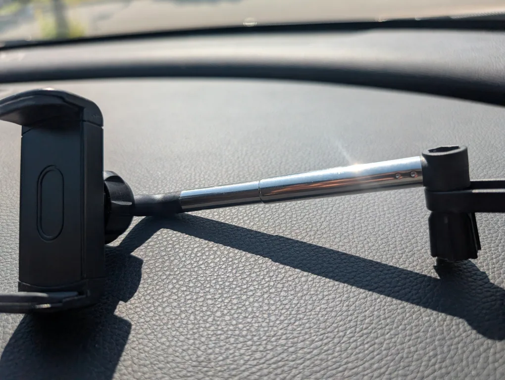 EUC - Rearview Mirror Car Phone Mount image indicator(4)