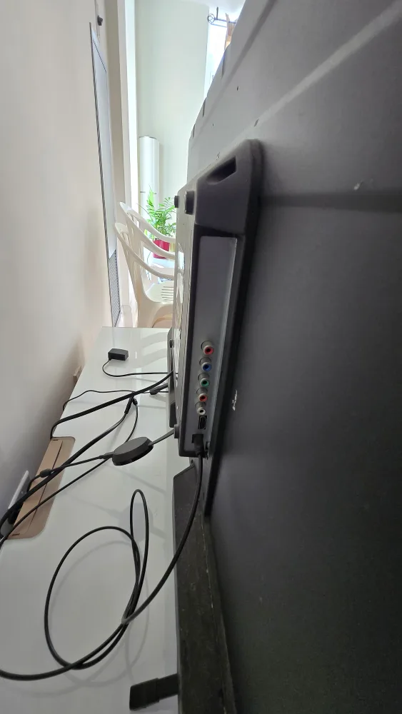 Element full HD 40 inch TV thumbnail