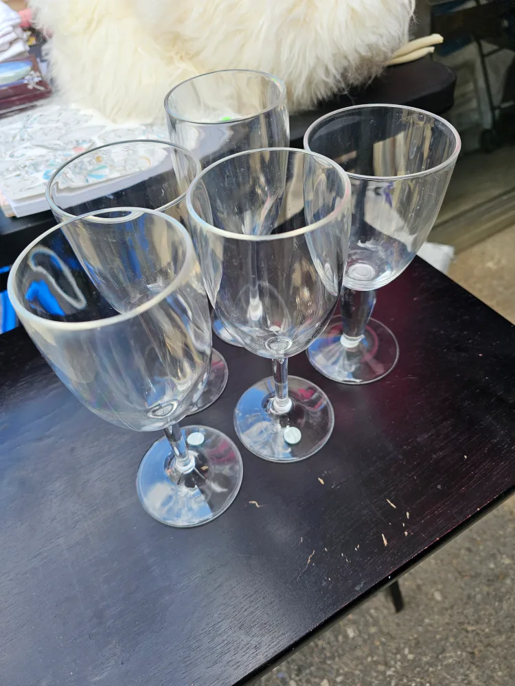 Set of 5 Wine Glasses thumbnail
