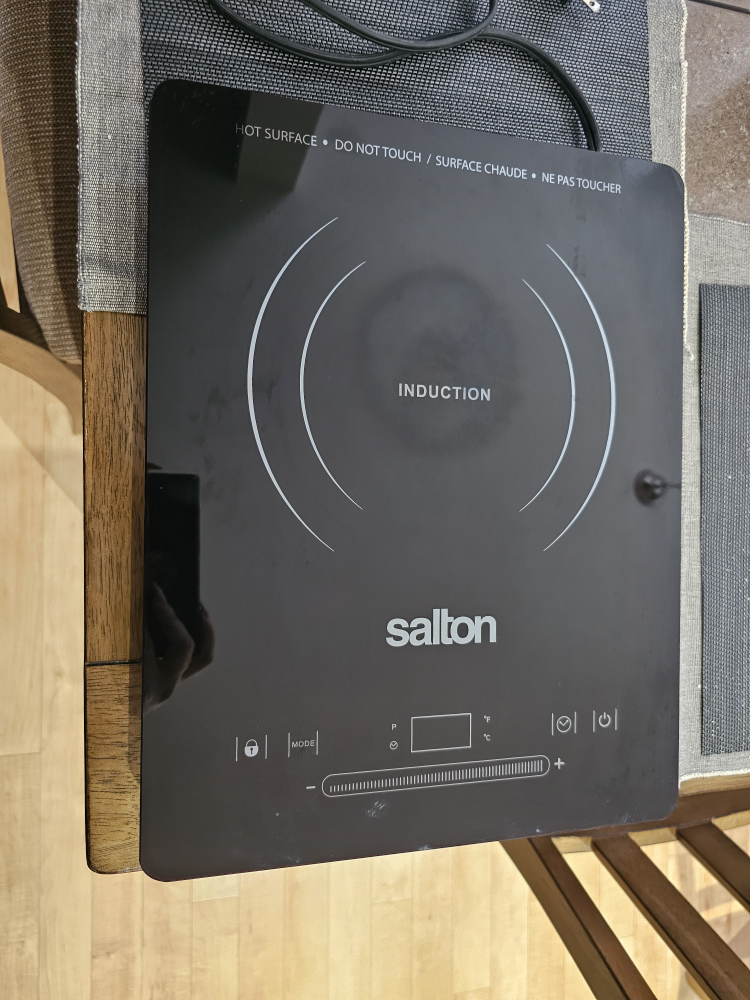 Salton Portable Induction Cooktop – Used - photo 2