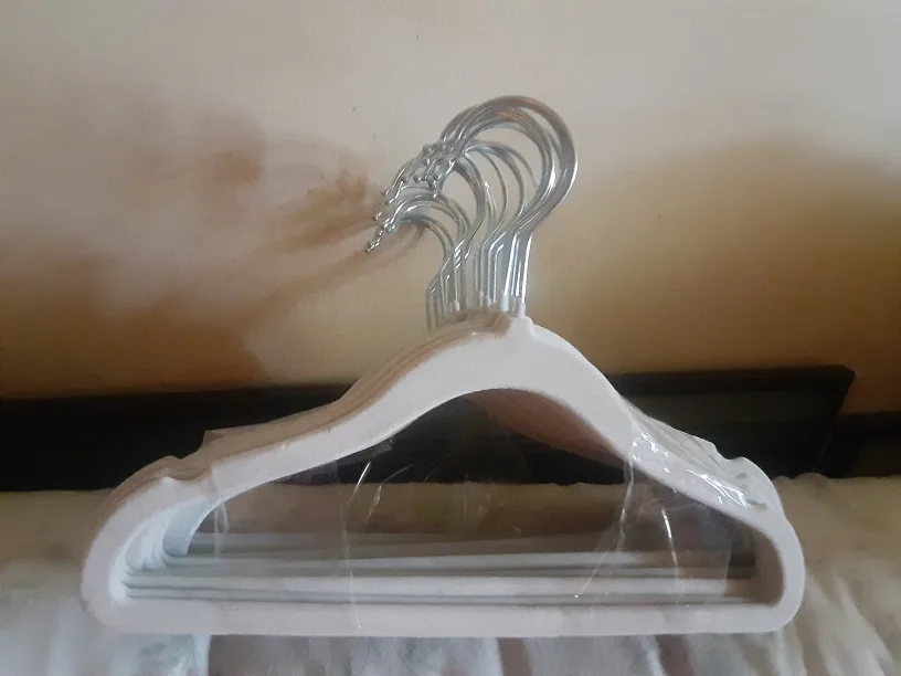 30 new hangers thumbnail