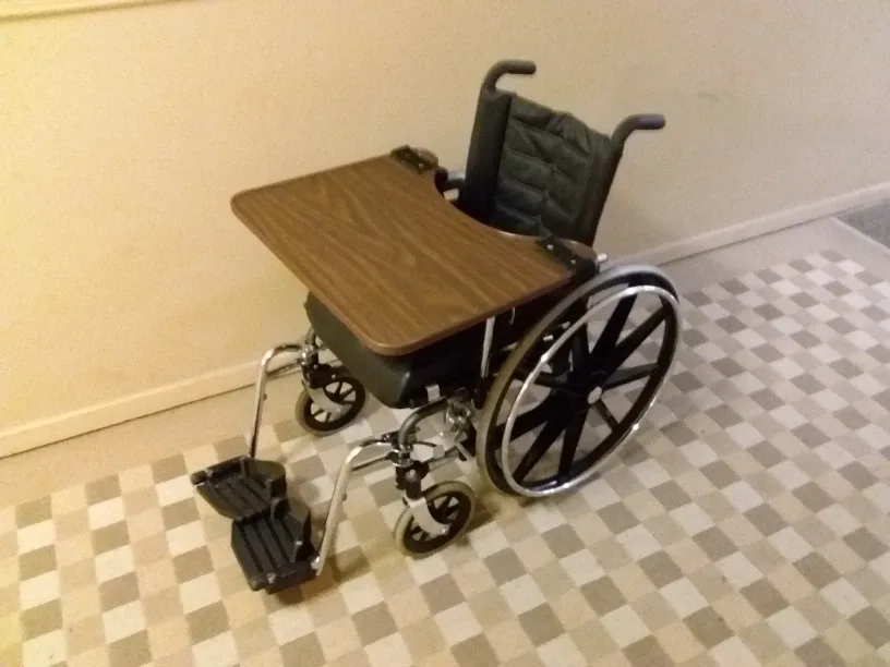 Folding Wheelchair  w / Table Attachment ♿ 🇨🇦 thumbnail