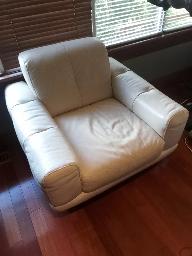 ( Mobilia) Modern Palliser Editions real White Leather Armchair thumbnail