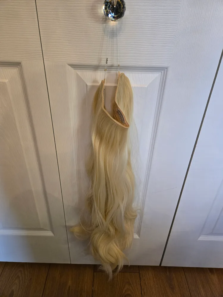 Invisible Wire Hair Extensions - Blonde, 24 Inch image indicator(8)