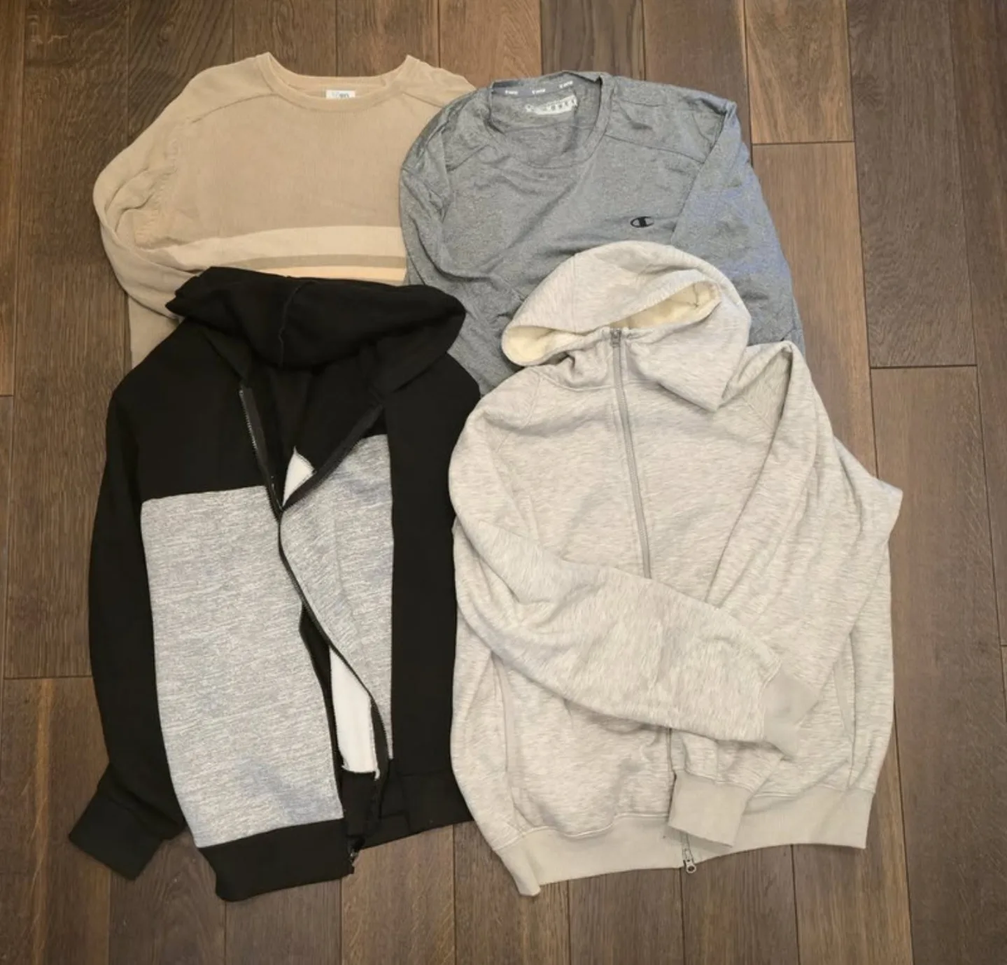 4 XL Men’s Sweaters – Includes 2 Zip-Up Hoodies, Great Condition thumbnail