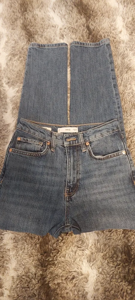 MNG Claudia Jeans - Size 1 USA thumbnail