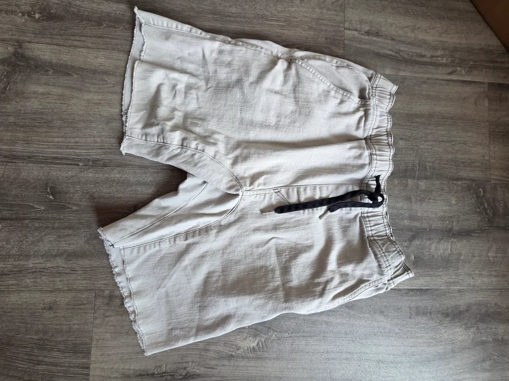 ZANEROBE Shorts - Size 32 thumbnail
