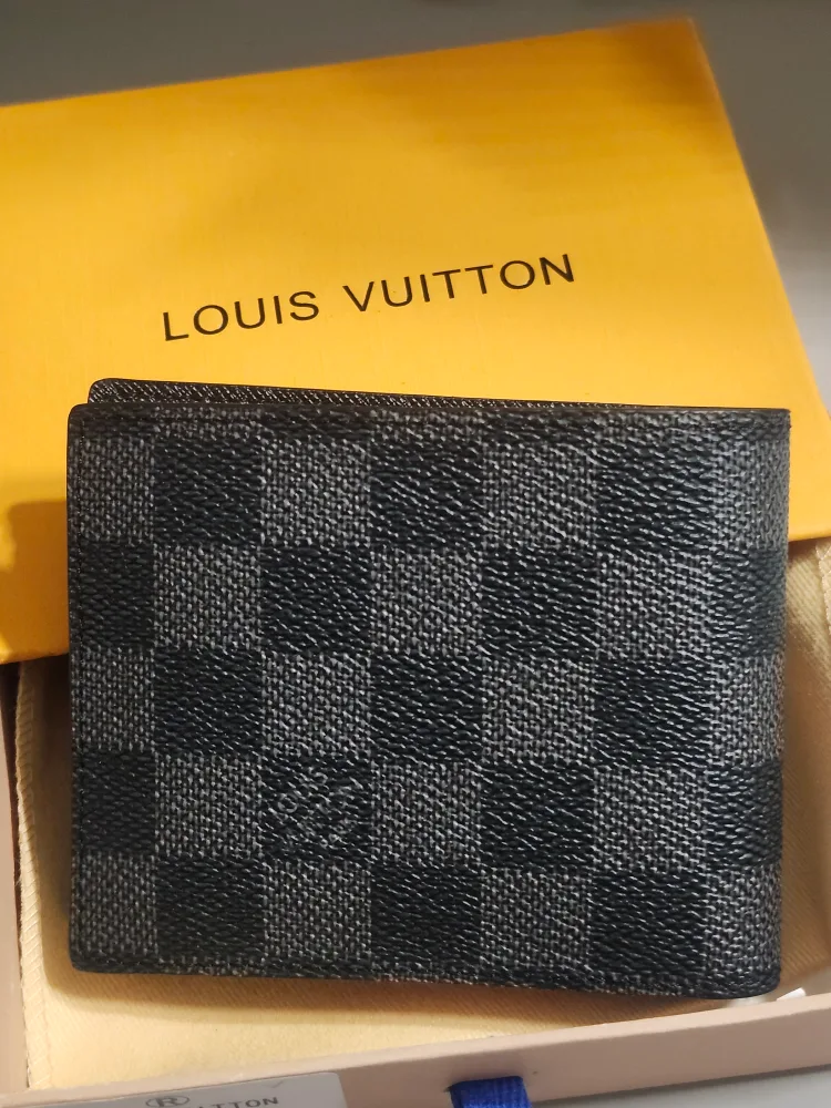 LV  Damier Graphite Wallet - NEW thumbnail