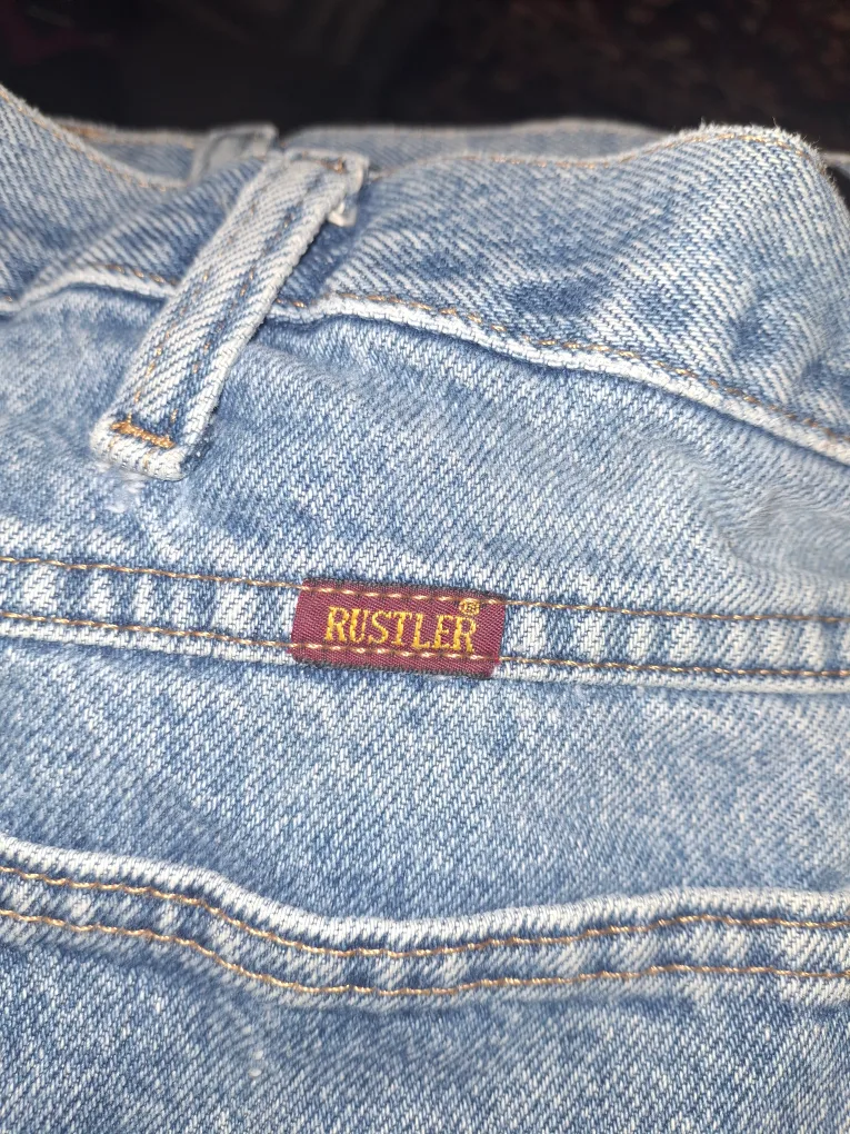 Rustler Jeans - Size 46x30 image indicator(5)